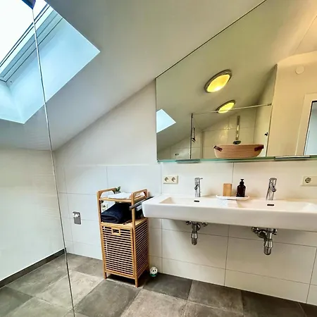 Lägenhet Spacious Boutique Family W Sunny Balcony & Mountain Views *