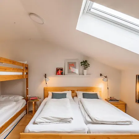 Spacious Boutique Family W Sunny Balcony & Mountain Views * Zell am See
