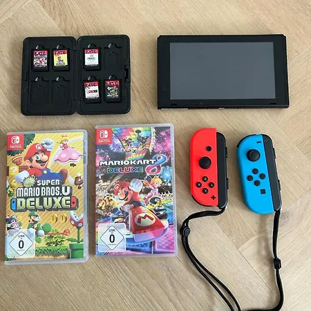 Spacious Boutique Family W Sunny Balcony & Mountain Views *